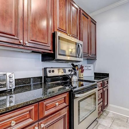 Historic Savannah Gold Private Condo With Pool - 2Bed, 1&Half Bath, Sleeps 6, 1St Floor, 15 Min Walk To Historic Savannah Center And All Attractions מראה חיצוני תמונה