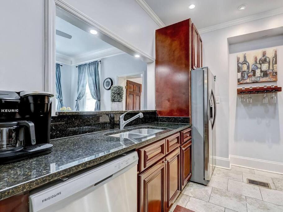 Historic Savannah Gold Private Condo With Pool - 2Bed, 1&Half Bath, Sleeps 6, 1St Floor, 15 Min Walk To Historic Savannah Center And All Attractions מראה חיצוני תמונה