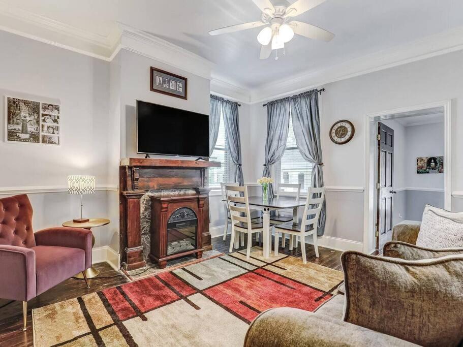 Historic Savannah Gold Private Condo With Pool - 2Bed, 1&Half Bath, Sleeps 6, 1St Floor, 15 Min Walk To Historic Savannah Center And All Attractions מראה חיצוני תמונה
