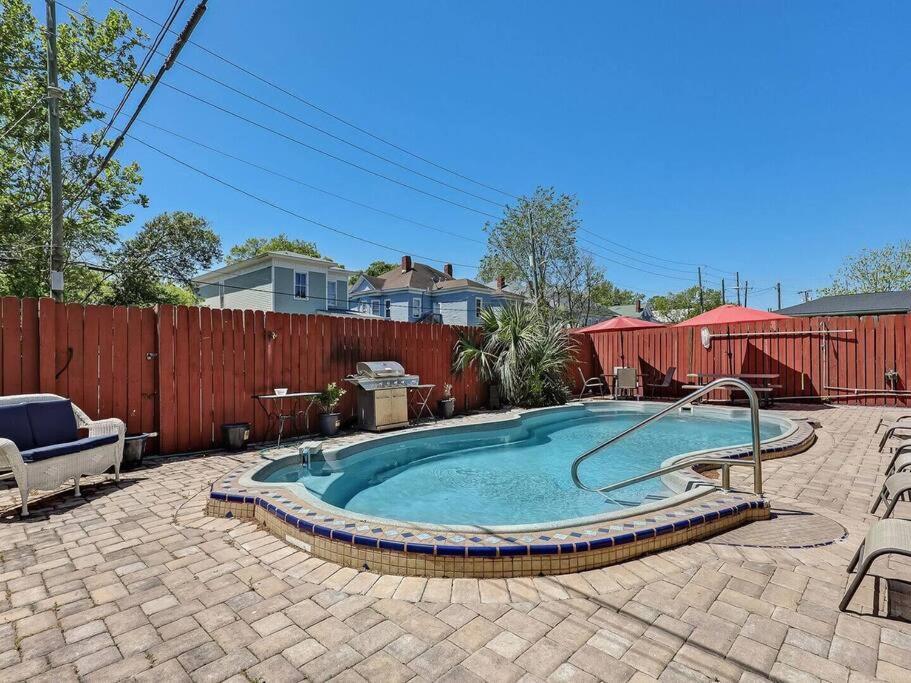 Historic Savannah Gold Private Condo With Pool - 2Bed, 1&Half Bath, Sleeps 6, 1St Floor, 15 Min Walk To Historic Savannah Center And All Attractions מראה חיצוני תמונה